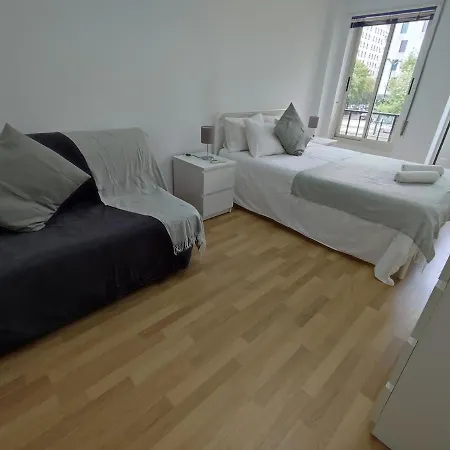 Guest house Theorynomadrooms Al Lisboa-Republica