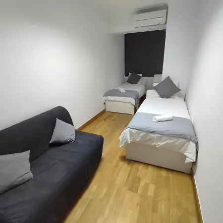 Guest house Theorynomadrooms Al Lisboa-Republica