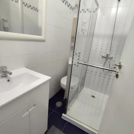 Theorynomadrooms Al Lisboa-Republica Guest house