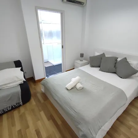 Guest house Theorynomadrooms Al Lisboa-Republica